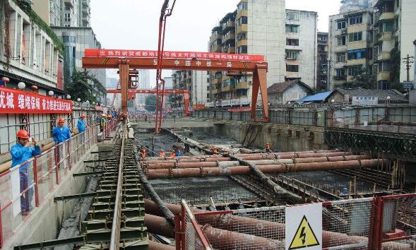 地铁给涂塑管道排水施工